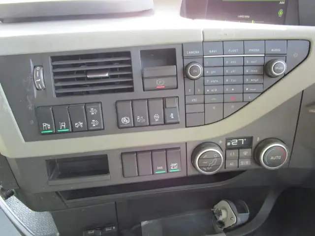 ボルボ 小型 トラクタ（シングル） 2DG-KA2TEA2(95901) 33枚目