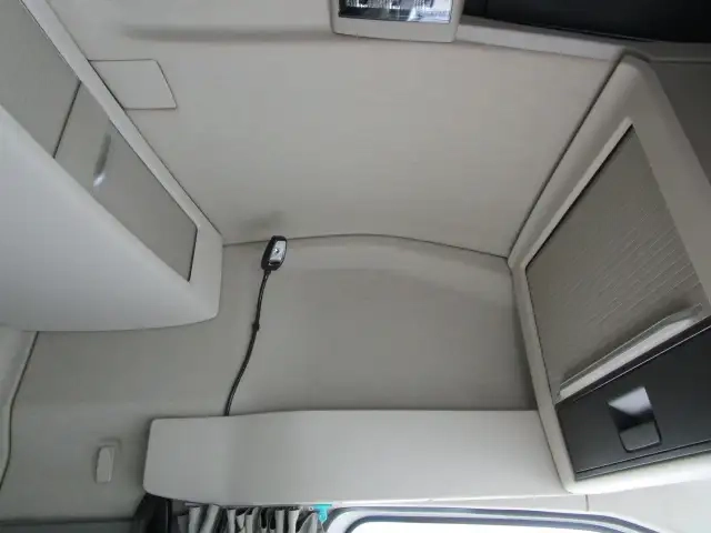 ボルボ 小型 トラクタ（シングル） 2DG-KA2TEA2(95901) 43枚目