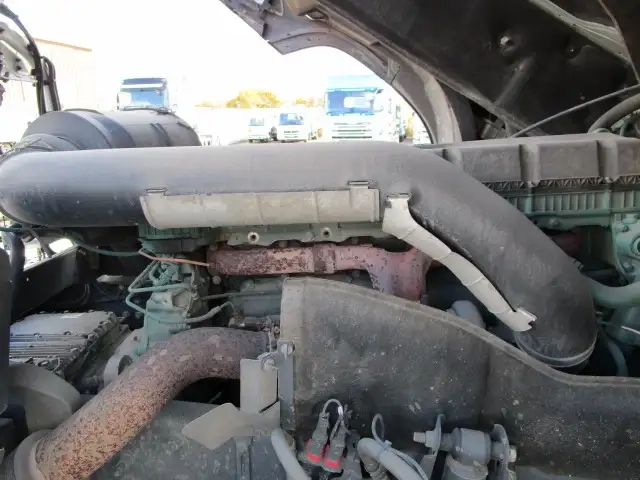 ボルボ 小型 トラクタ（シングル） 2DG-KA2TEA2(95901) 52枚目