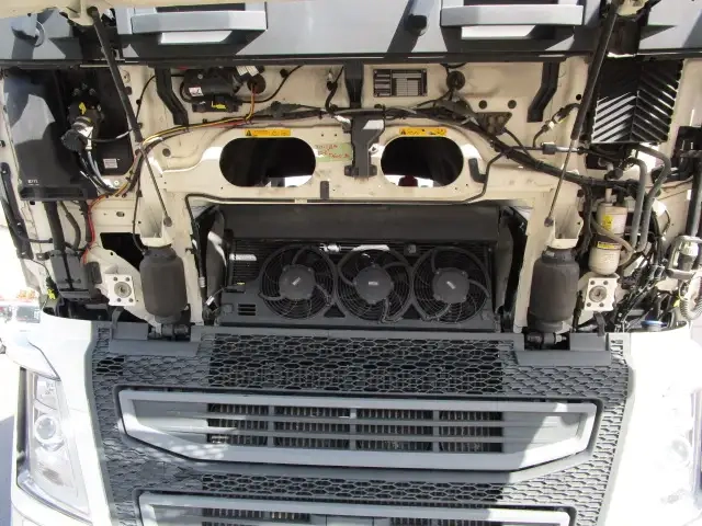 ボルボ 小型 トラクタ（シングル） 2DG-KA2TEA2(95901) 55枚目