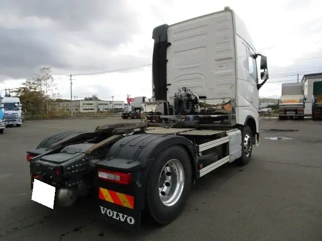 ボルボ 小型 トラクタ（シングル） 2KG-4K2TEA1(95903) 5枚目