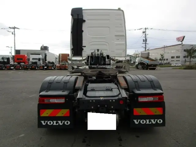 ボルボ 小型 トラクタ（シングル） 2KG-4K2TEA1(95903) 6枚目