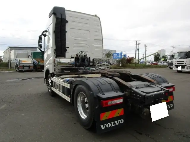 ボルボ 小型 トラクタ（シングル） 2KG-4K2TEA1(95903) 7枚目