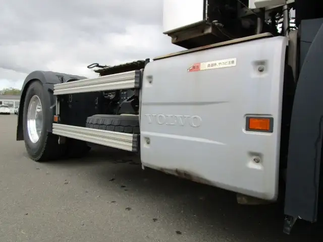 ボルボ 小型 トラクタ（シングル） 2KG-4K2TEA1(95903) 10枚目