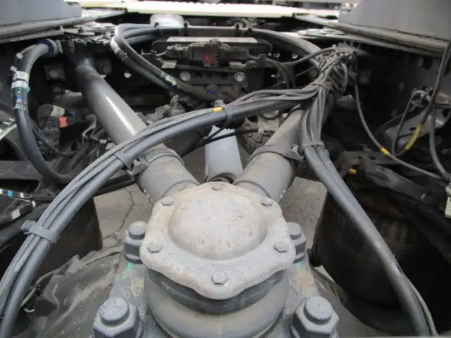 ボルボ 小型 トラクタ（シングル） 2KG-4K2TEA1(95903) 13枚目