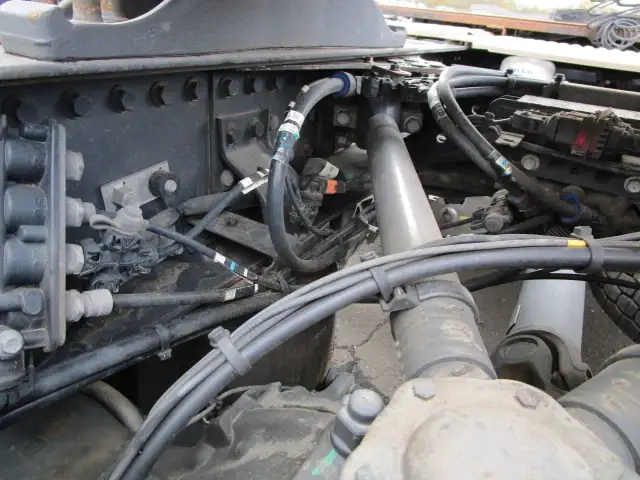 ボルボ 小型 トラクタ（シングル） 2KG-4K2TEA1(95903) 14枚目