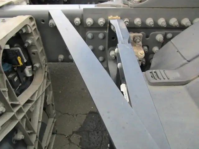 ボルボ 小型 トラクタ（シングル） 2KG-4K2TEA1(95903) 16枚目