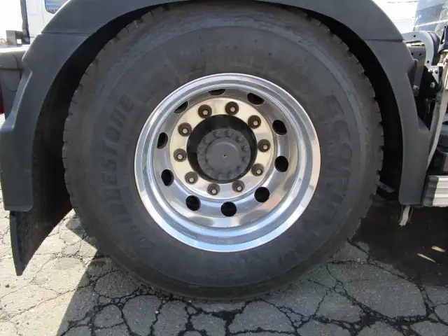 ボルボ 小型 トラクタ（シングル） 2KG-4K2TEA1(95903) 24枚目