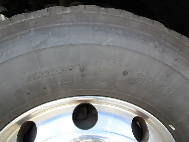 ボルボ 小型 トラクタ（シングル） 2KG-4K2TEA1(95903) 28枚目