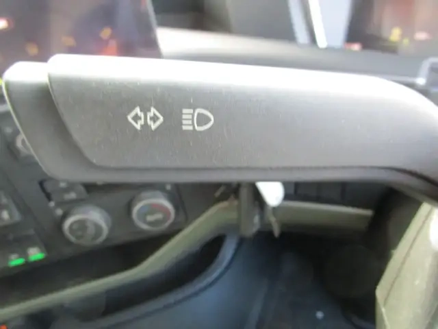 ボルボ 小型 トラクタ（シングル） 2KG-4K2TEA1(95903) 31枚目