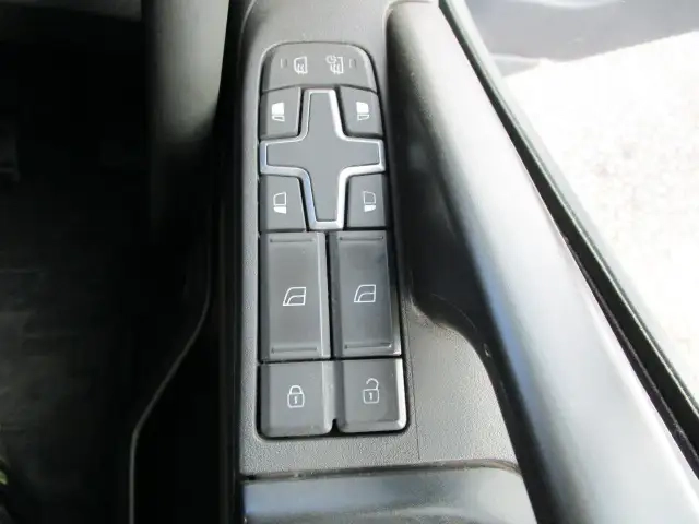 ボルボ 小型 トラクタ（シングル） 2KG-4K2TEA1(95903) 35枚目