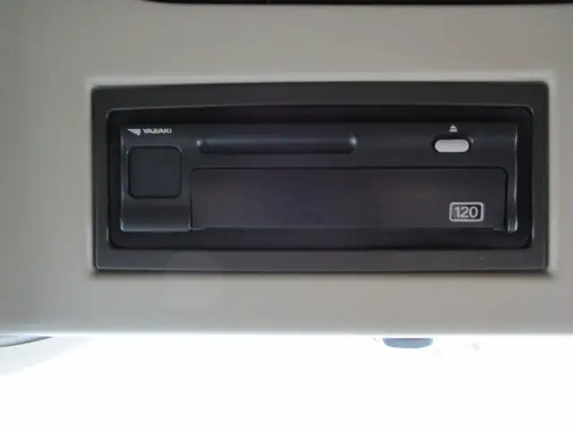 ボルボ 小型 トラクタ（シングル） 2KG-4K2TEA1(95903) 40枚目