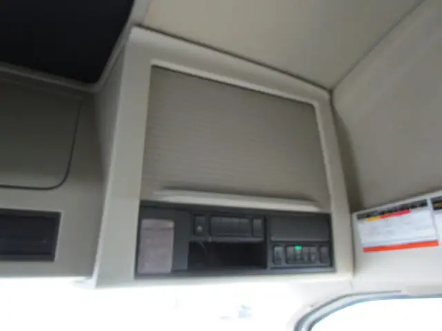 ボルボ 小型 トラクタ（シングル） 2KG-4K2TEA1(95903) 43枚目