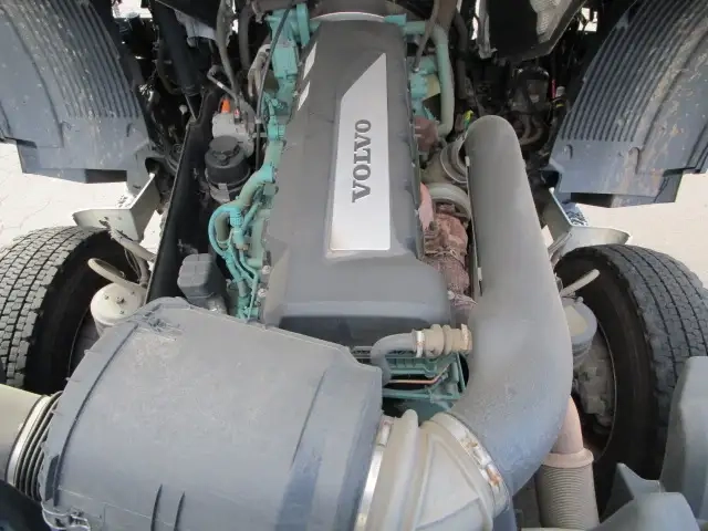 ボルボ 小型 トラクタ（シングル） 2KG-4K2TEA1(95903) 58枚目