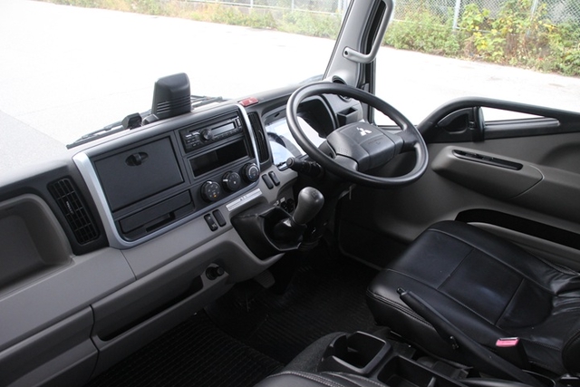 三菱ふそう キャンター 中型 車載専用車 2PG-FEC90(95910) 5枚目