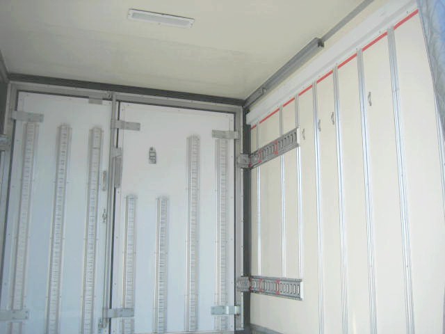 いすゞ エルフ 小型 冷凍冷蔵バン 2RG-NPR88AN(95940) 10枚目