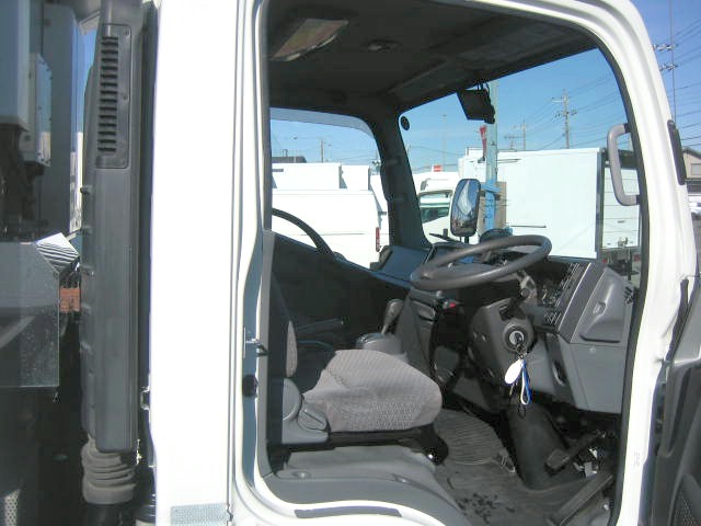 いすゞ エルフ 小型 冷凍冷蔵バン 2RG-NPR88AN(95940) 28枚目