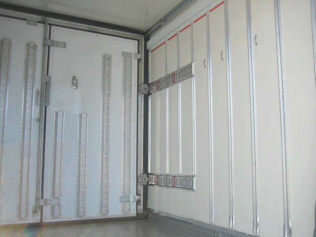 いすゞ エルフ 小型 冷凍冷蔵バン 2RG-NPR88AN(95943) 10枚目