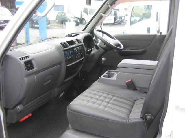 マツダ ボンゴ 小型 冷凍冷蔵バン DBF-SLP2T(95946) 19枚目