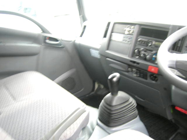 いすゞ エルフ 小型 冷凍冷蔵バン TRG-NLR85AN(95948) 28枚目