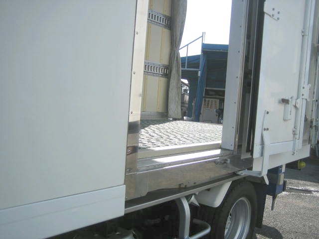 いすゞ エルフ 小型 冷凍冷蔵バン TPG-NLR85AN(95950) 8枚目
