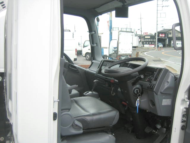 いすゞ エルフ 小型 冷凍冷蔵バン TPG-NLR85AN(95952) 24枚目