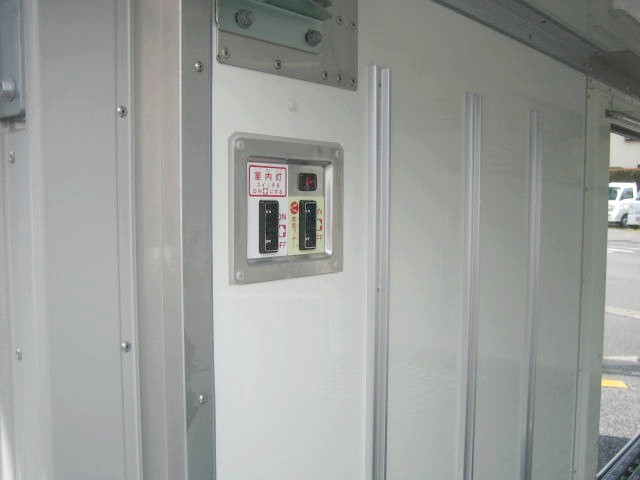 マツダ ボンゴ 小型 冷凍冷蔵バン 5BF-403F(95956) 15枚目