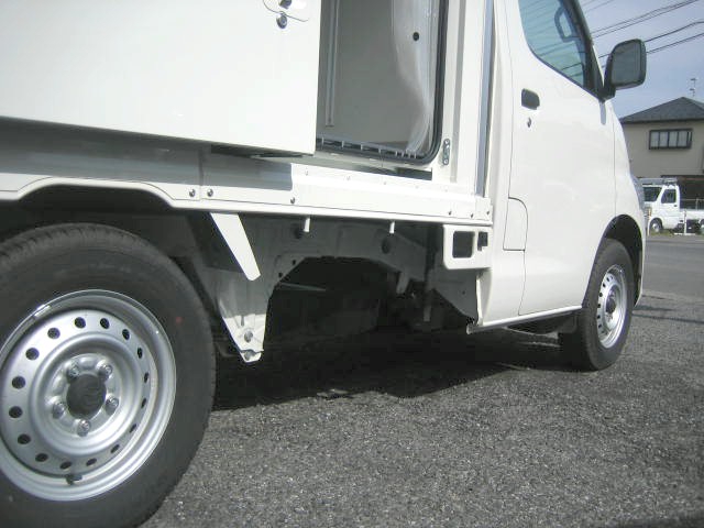 マツダ ボンゴ 小型 冷凍冷蔵バン 5BF-403F(95956) 18枚目