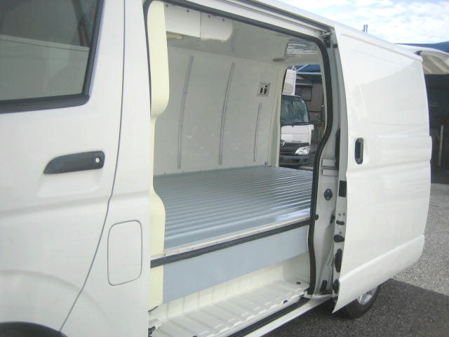 トヨタ ハイエース 小型 冷凍冷蔵バン CBF-TRH200V(95958) 8枚目