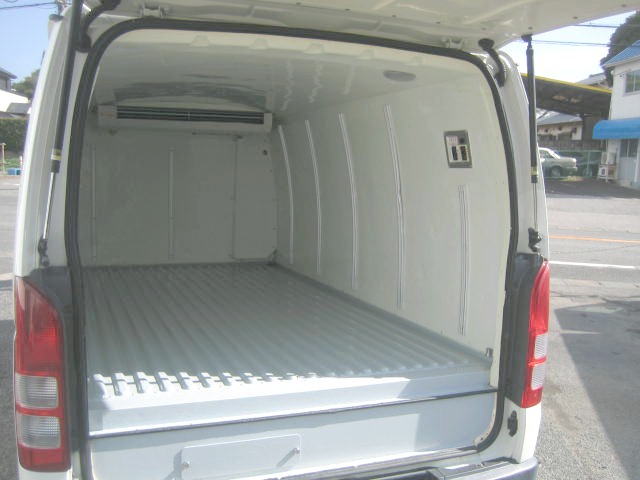 トヨタ ハイエース 小型 冷凍冷蔵バン CBF-TRH200V(95958) 7枚目