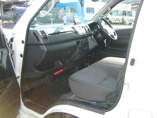 トヨタ ハイエース 小型 冷凍冷蔵バン CBF-TRH200V(95958) 15枚目