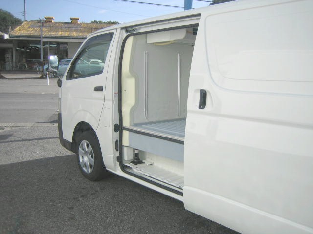 トヨタ ハイエース 小型 冷凍冷蔵バン CBF-TRH200V(95958) 12枚目