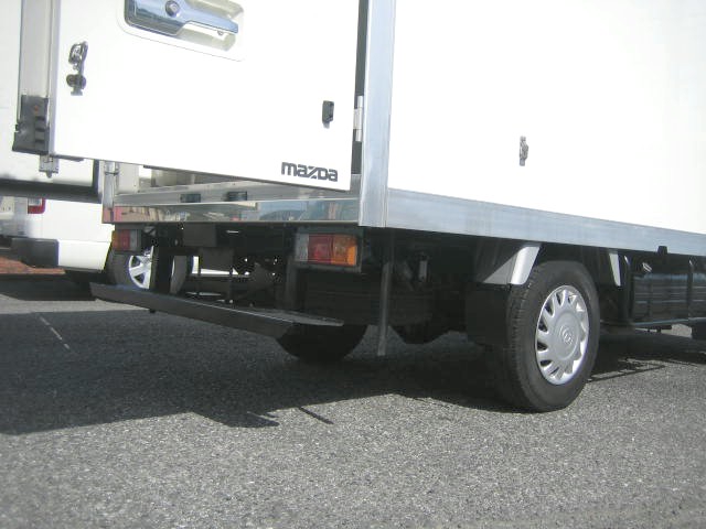 マツダ ボンゴ 小型 冷凍冷蔵バン DBF-SLP2T(95960) 17枚目