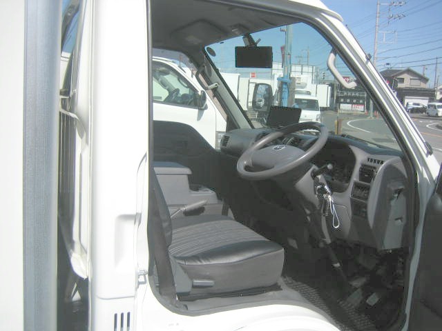 マツダ ボンゴ 小型 冷凍冷蔵バン DBF-SLP2T(95960) 19枚目