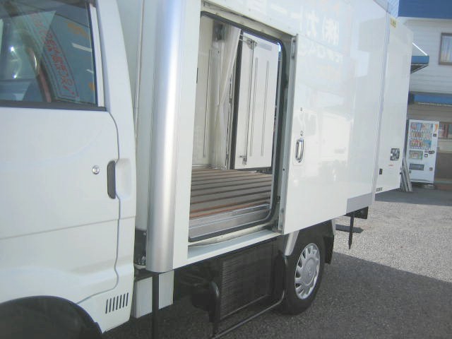 マツダ ボンゴ 小型 冷凍冷蔵バン DBF-SLP2T(95960) 8枚目