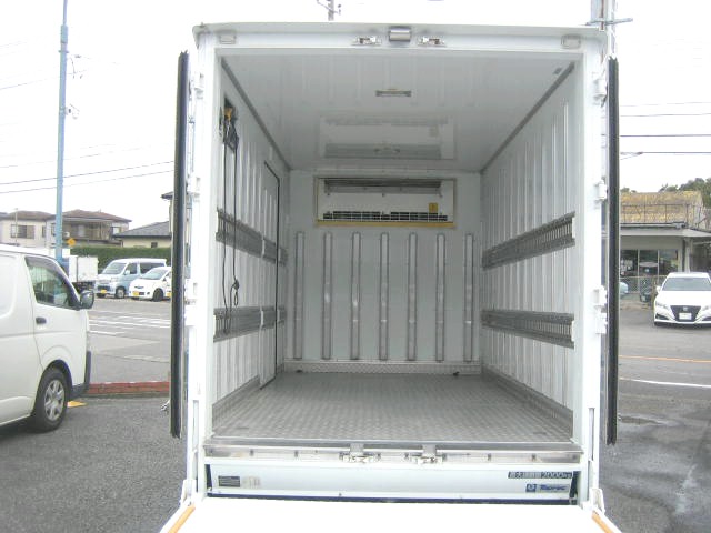 三菱ふそう キャンター 小型 冷凍冷蔵バン PDG-FE74DV(95971) 6枚目