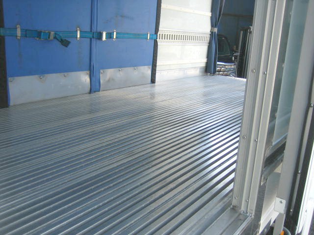 いすゞ エルフ 小型 冷凍冷蔵バン TPG-NMR85AN(95974) 10枚目