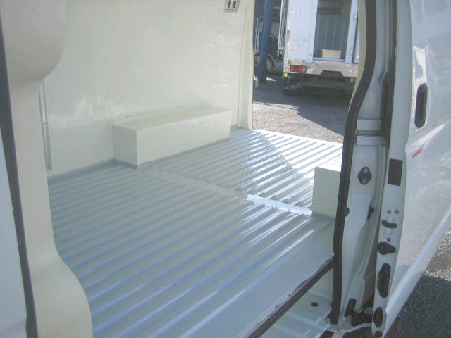 トヨタ ハイエース 小型 冷凍冷蔵バン QDF-KDFH201V(95975) 10枚目