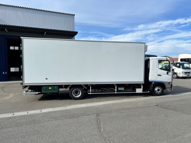 日野 レンジャー 中型 冷凍冷蔵バン 2KG-FD2ABG(96045) 5枚目