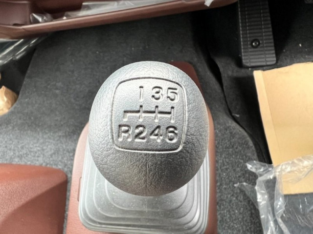 日野 レンジャー 中型 冷凍冷蔵バン 2KG-FD2ABG(96045) 9枚目