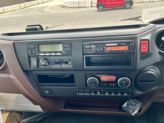 日野 レンジャー 中型 冷凍冷蔵バン 2KG-FD2ABG(96045) 10枚目