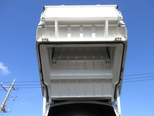 日野 レンジャー 中型 塵芥車（プレス式） 2PG-FD2ABA(96044) 17枚目