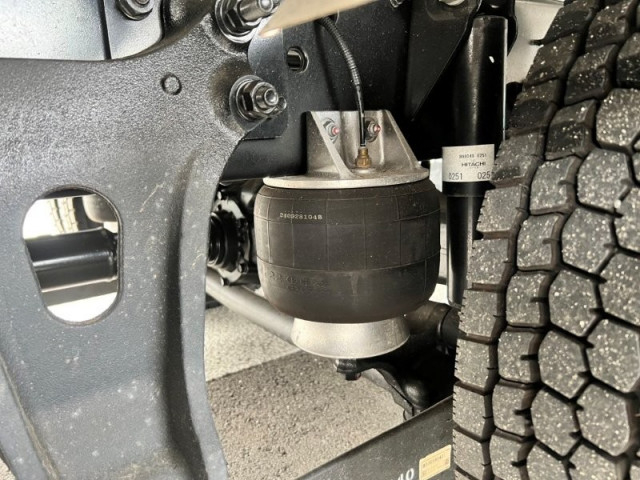 日野 レンジャー 中型 冷凍冷蔵バン 2KG-FD2ABG(96045) 27枚目