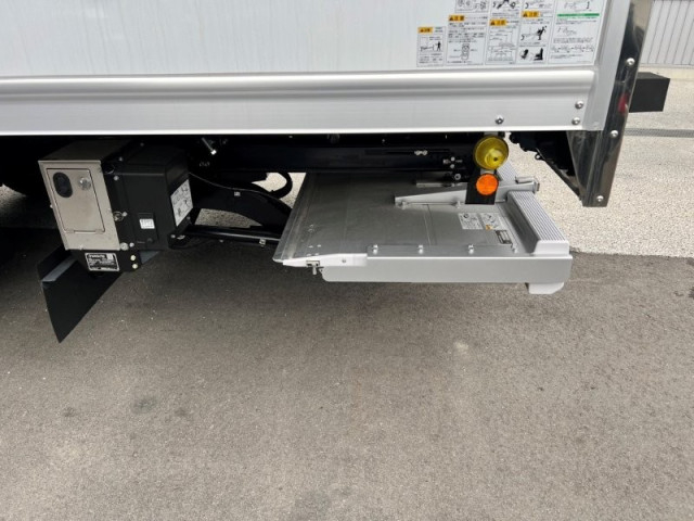 日野 レンジャー 中型 冷凍冷蔵バン 2KG-FD2ABG(96045) 33枚目