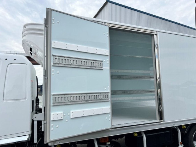 日野 レンジャー 中型 冷凍冷蔵バン 2KG-FD2ABG(96045) 38枚目