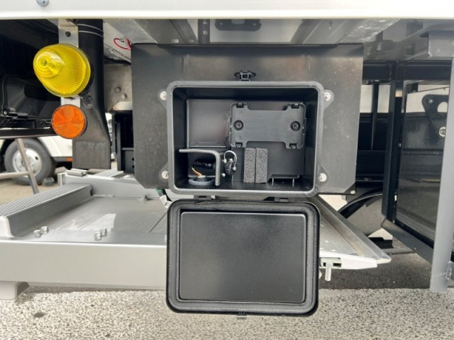 日野 レンジャー 中型 冷凍冷蔵バン 2KG-FD2ABG(96045) 41枚目
