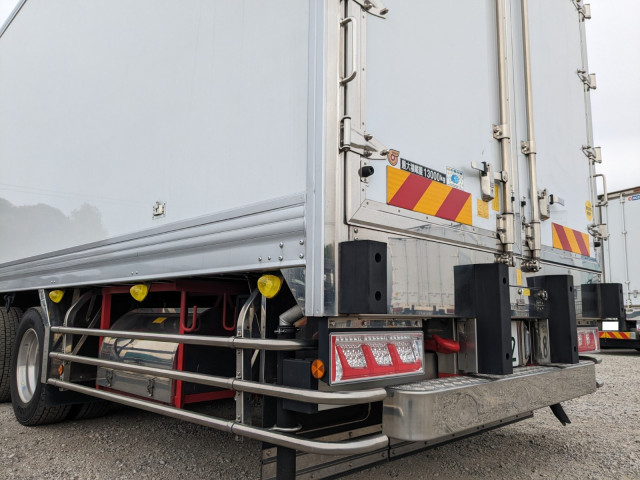 日野 プロフィア 大型 冷凍冷蔵バン 2DG-FW1AHG(96057) 8枚目