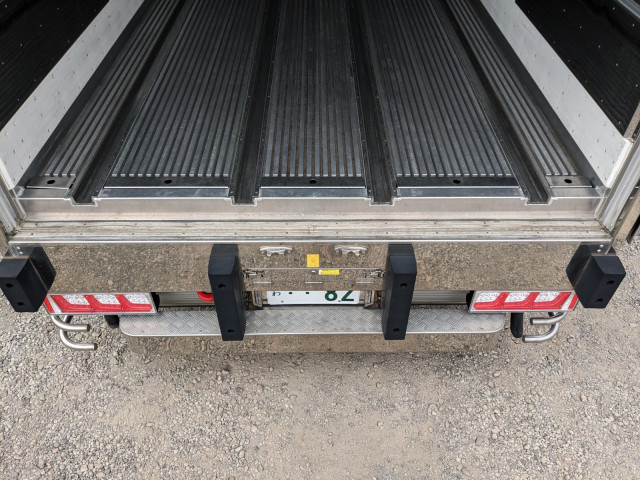 日野 プロフィア 大型 冷凍冷蔵バン 2DG-FW1AHG(96057) 10枚目