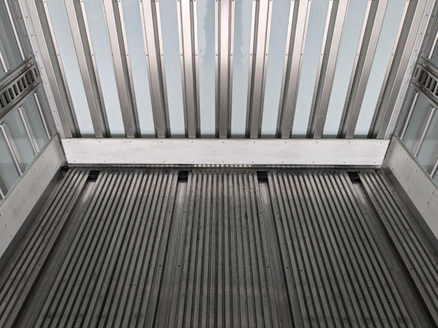 日野 プロフィア 大型 冷凍冷蔵バン 2DG-FW1AHG(96057) 14枚目