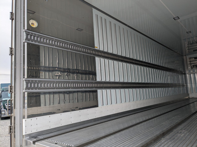 日野 プロフィア 大型 冷凍冷蔵バン 2DG-FW1AHG(96057) 20枚目